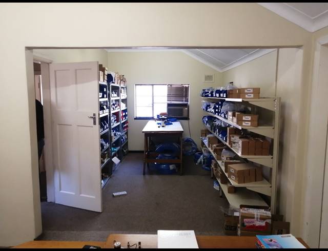 637M² OFFICE FOR SALE IN PINETOWN CENTRAL